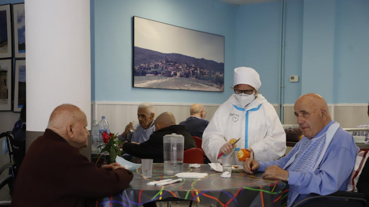 Els que han rebut l’alta són en una sala diferent dels que no l’han rebut.