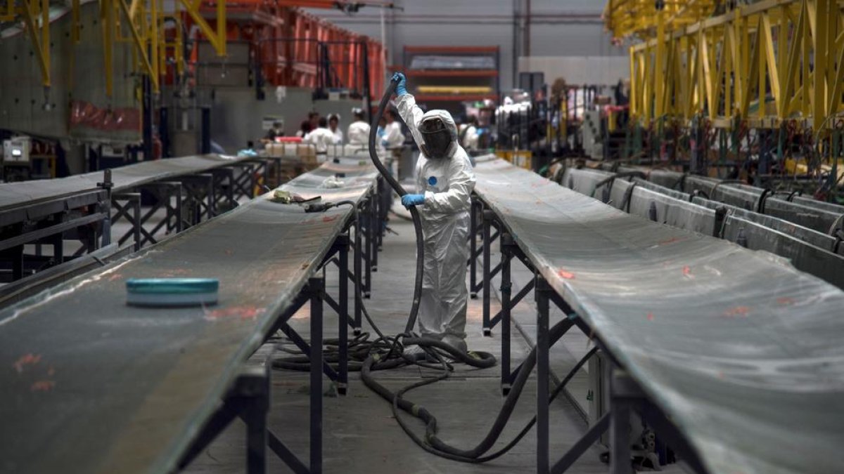 Imagen de un operario en una empresa del sector.