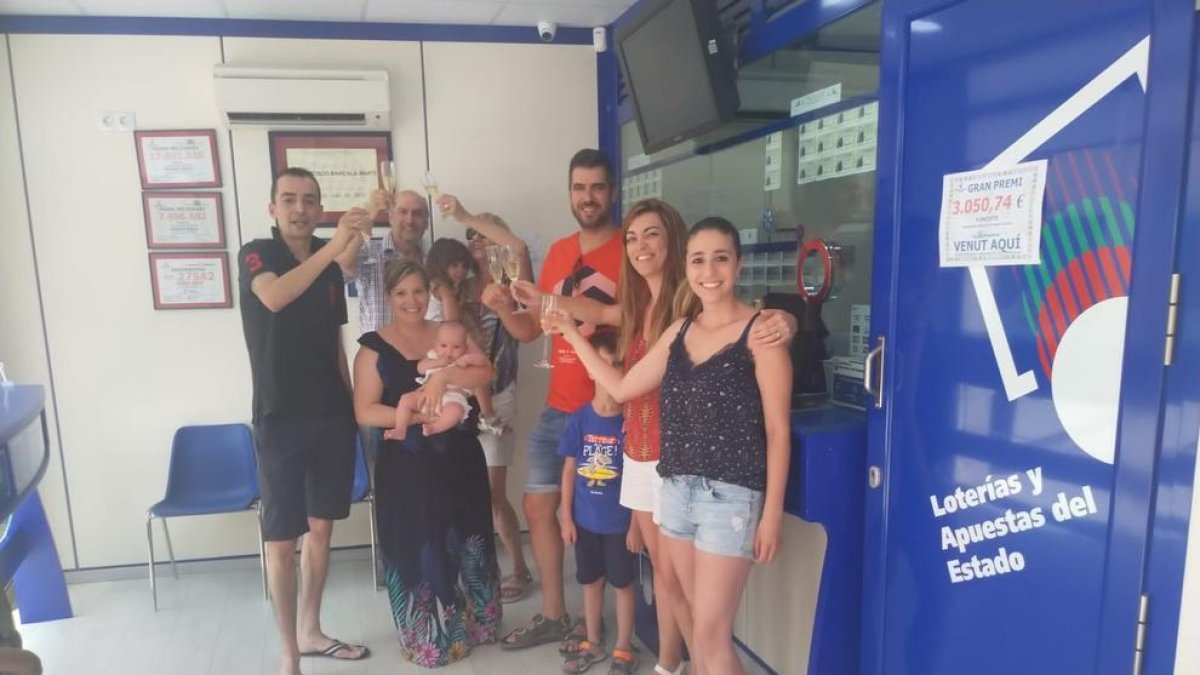 Emoció ahir a l’Administració de Loteria Barcala de Mollerussa.