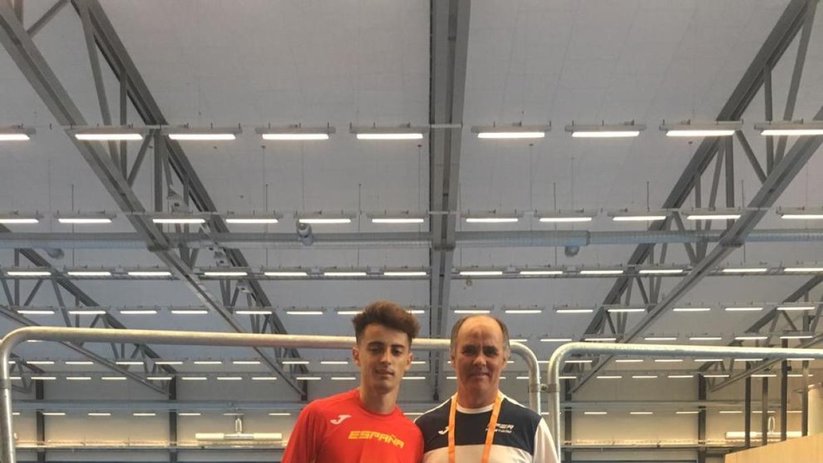 Aleix Porras y Salvador Porras, ayer en la pista de Gavle.