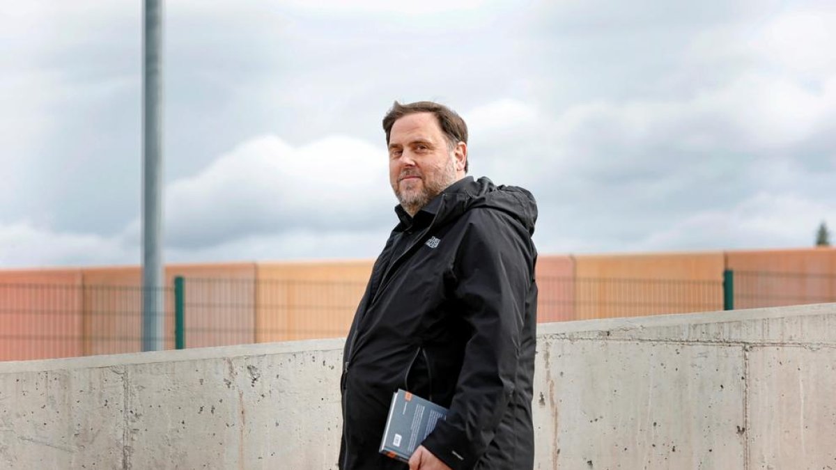 El president d’ERC, Oriol Junqueras, en la primera sortida de la presó de Lledoners per anar a treballar.