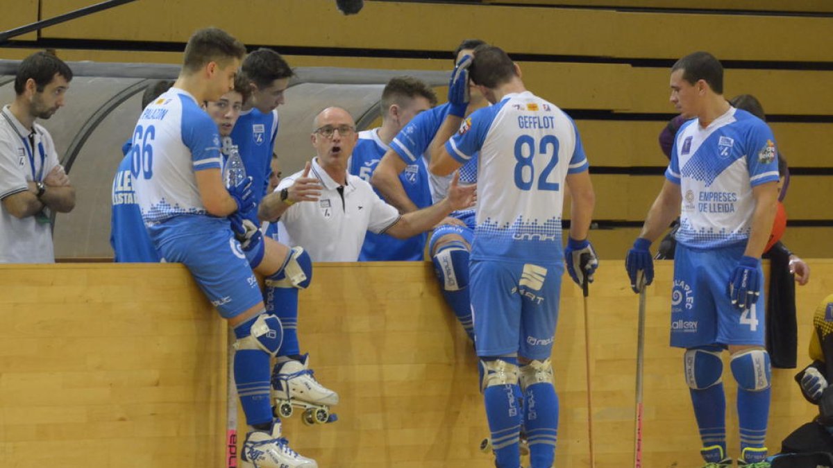 Folguera espera que su equipo dé hoy el máximo para optar a estar en la Copa de A Coruña.