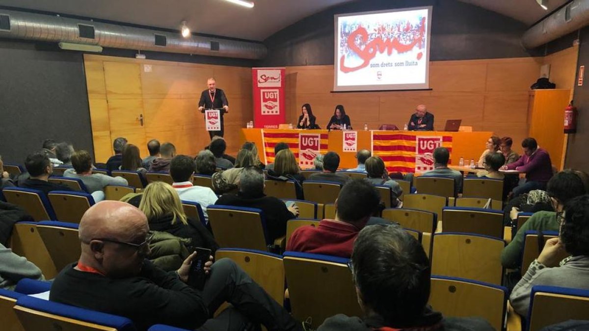 El comitè territorial de la UGT de Lleida, reunit ahir.