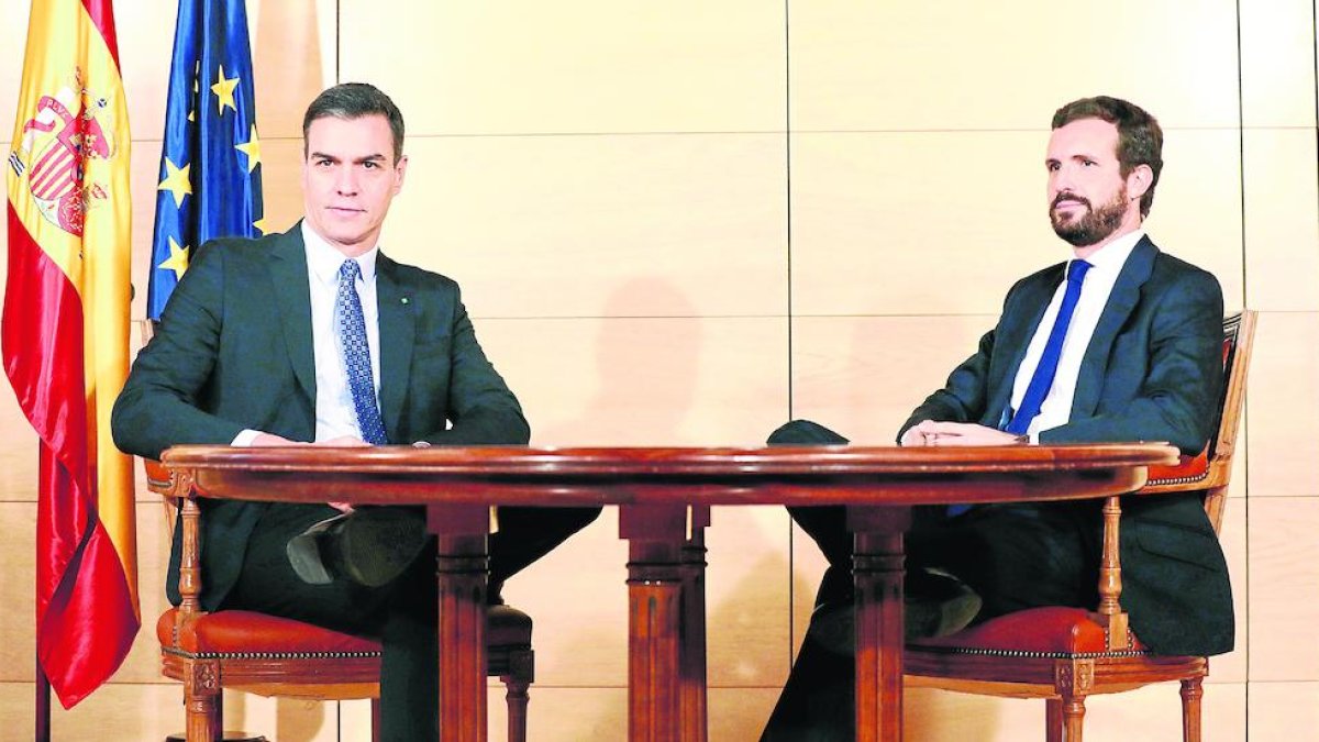 Pedro Sánchez i Pablo Casado es van reunir a primera hora del matí i van constatar les seues diferències.