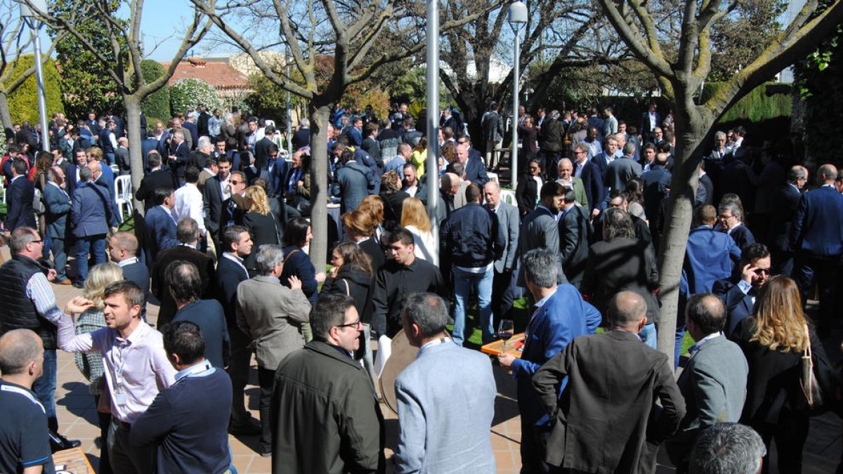 El restaurant Resquitx de Golmés va acollir la Borsa Interpirinenca de Cereals, ahir.