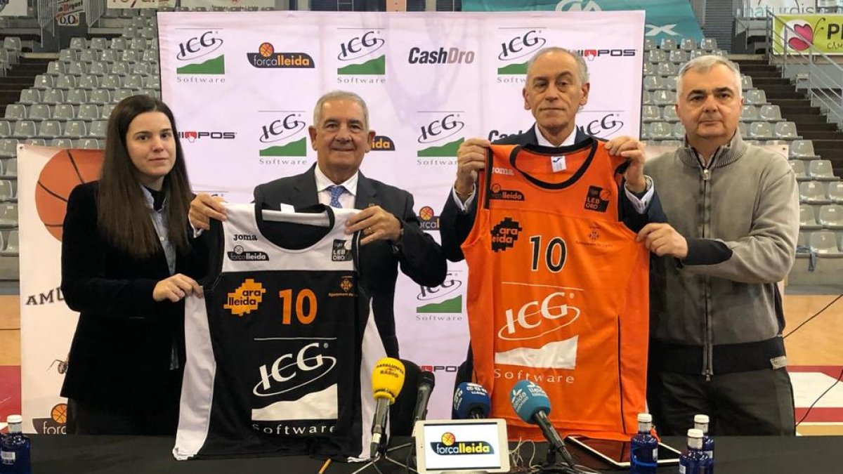 Félix, junto a Albert Aliaga (derecha), su posible sustituto.