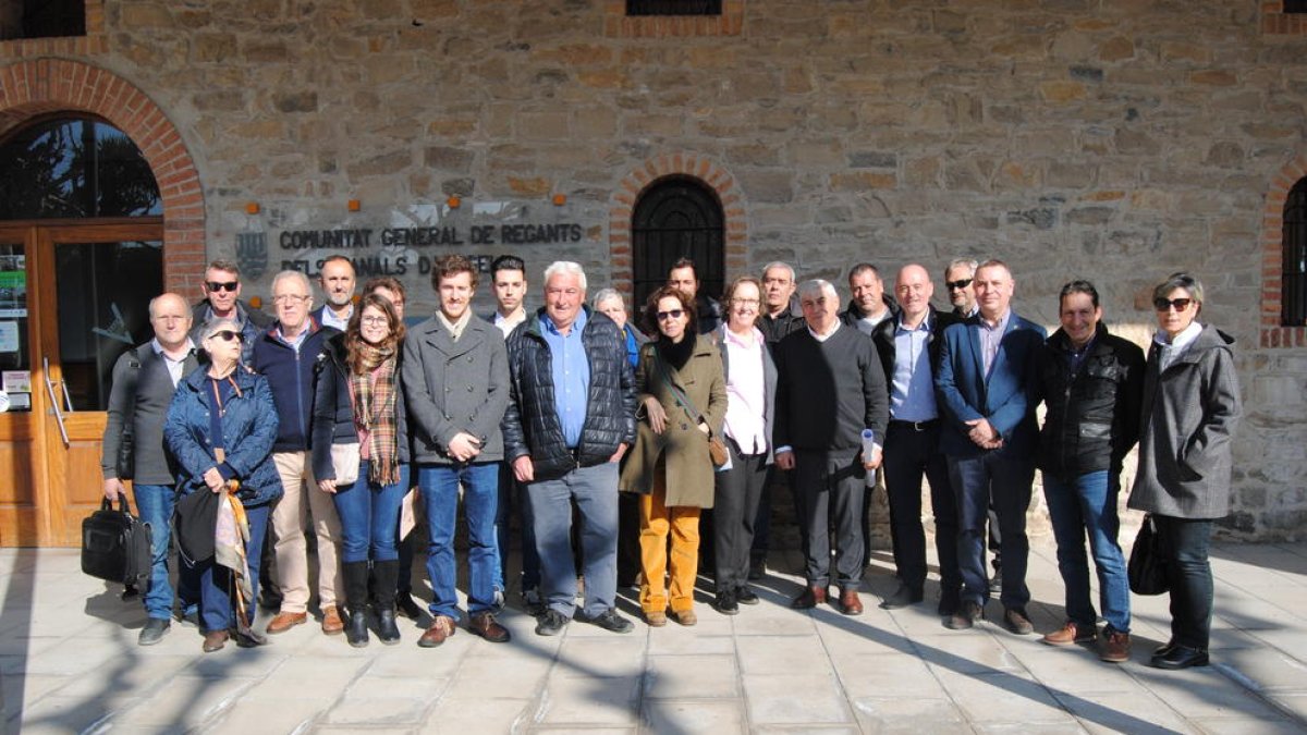 Els familiars es van reunir amb els representants del Canal d’Urgell.