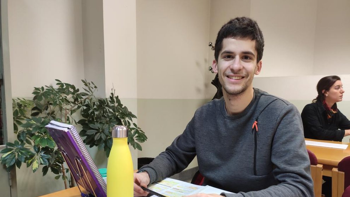 A la izquierda, Manel Sangrà, de 24 años, y a la derecha, Pau Olivares, de 25.