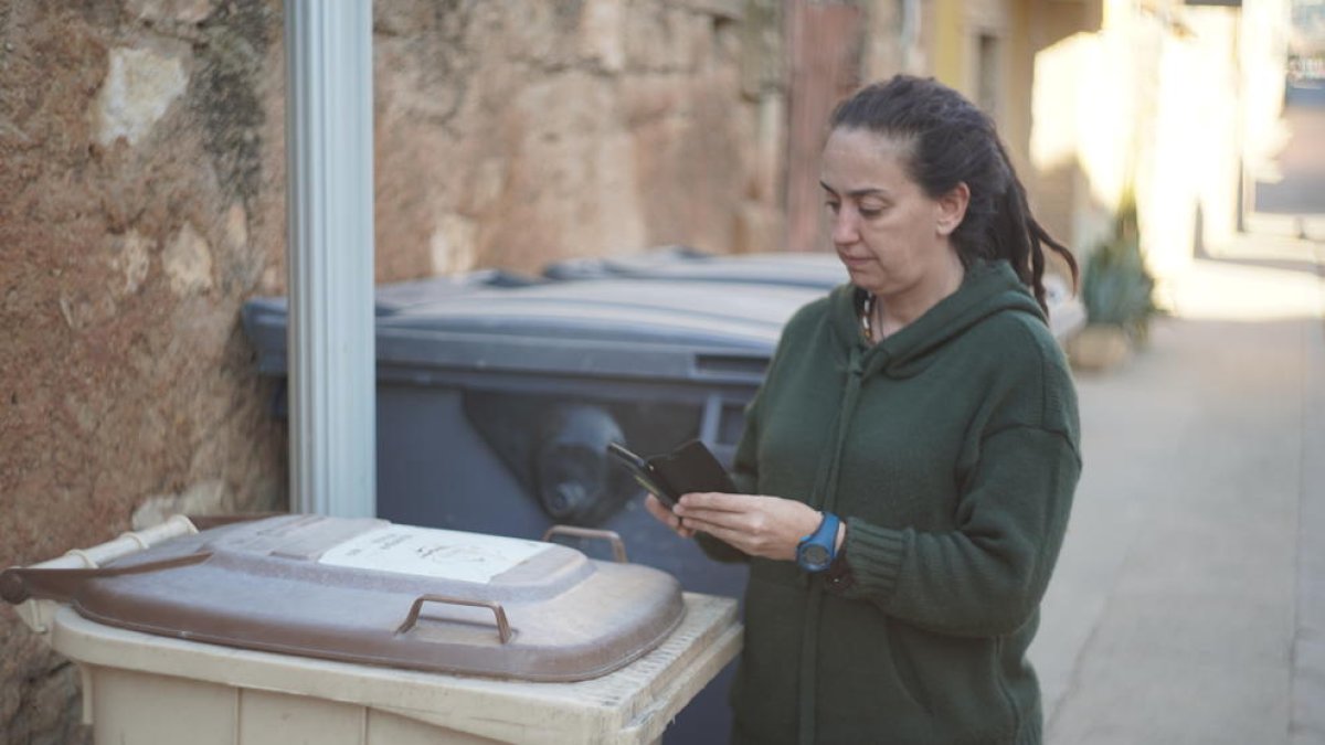 Tanto los contenedores como las bolsas de basura están identificados con QR.