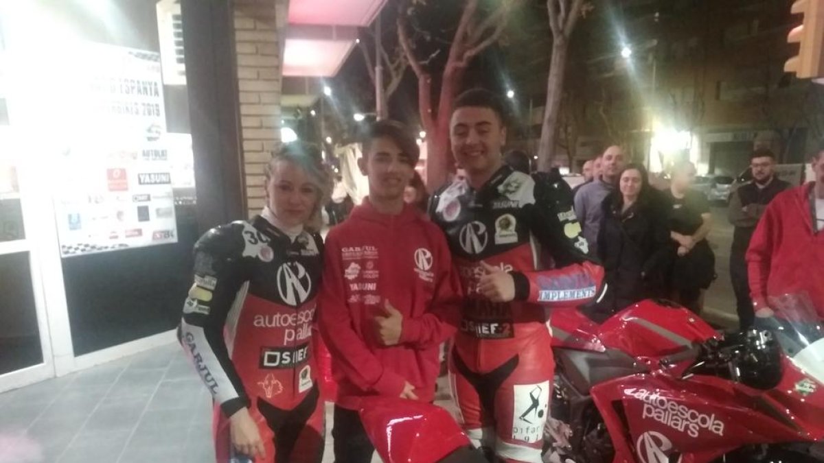 Zaida, Gerard i Iván, tres dels quatre pilots del nou equip lleidatà.