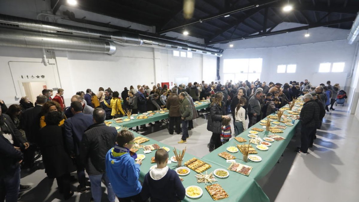 Inauguració de la remodelació de l’antiga cooperativa en local social.