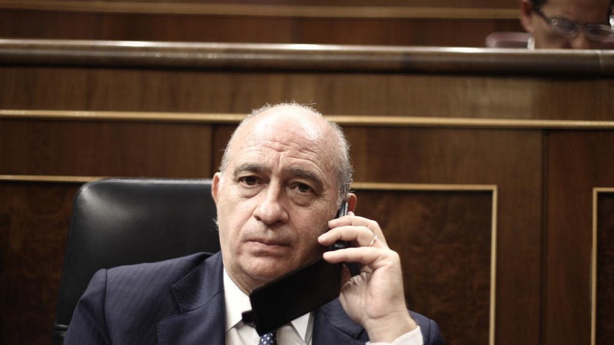 Imatge d’arxiu de Jorge Fernández Díaz durant la seua etapa com a ministre de l’Interior.