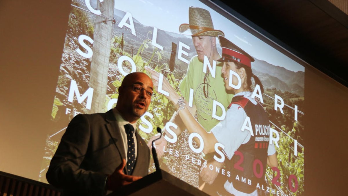 Els Mossos d'Esquadra editen el calendari solidari 2020