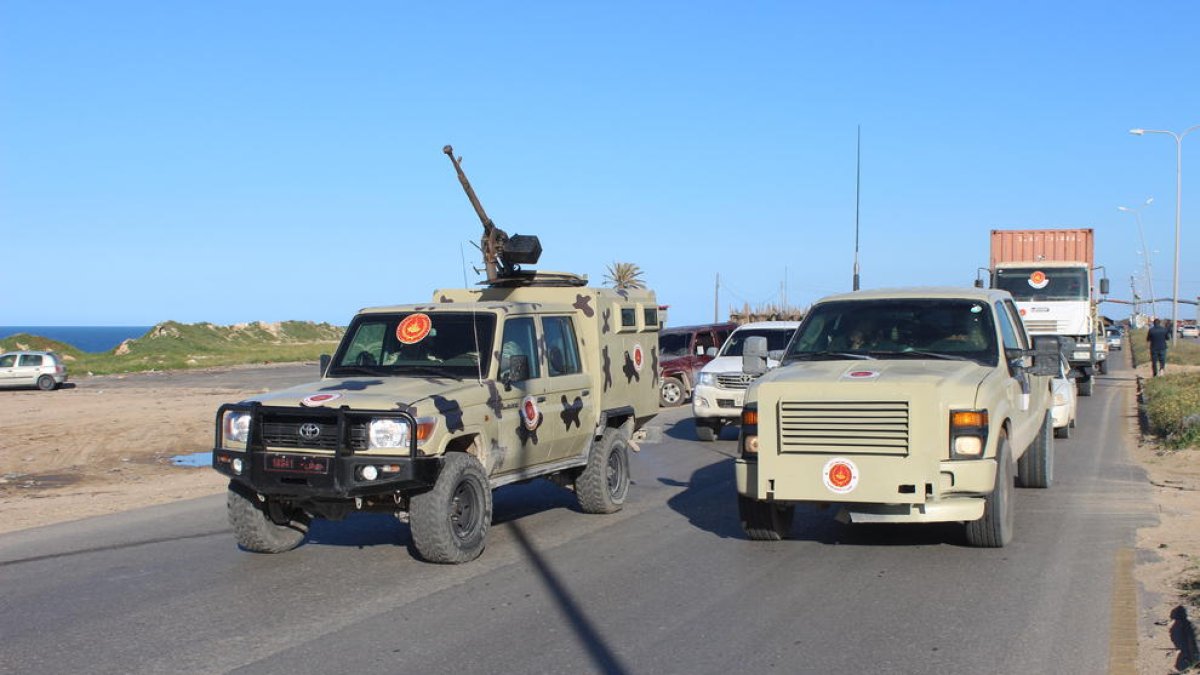 Imatge d’arxiu de vehicles armats a Líbia.