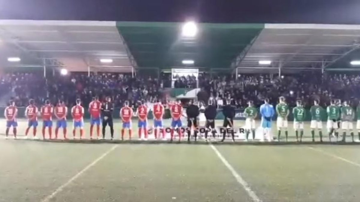 Un club de Madrid posa l'himne franquista abans del partit coper