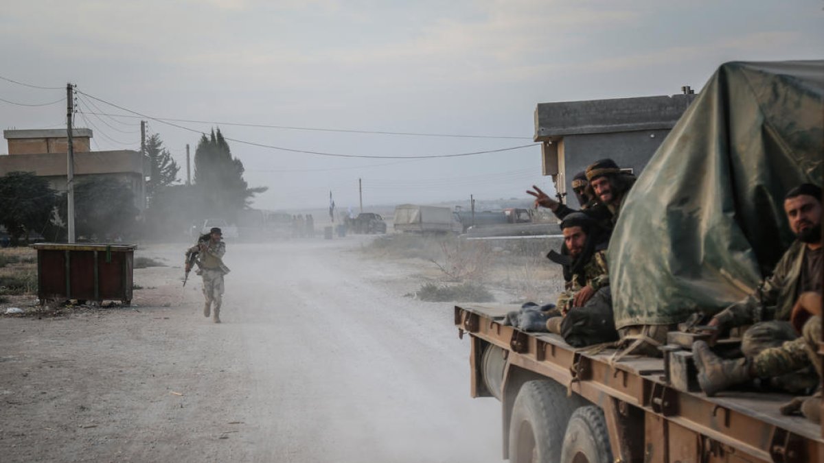 Tropas turcas en su avance por el norte de Siria.