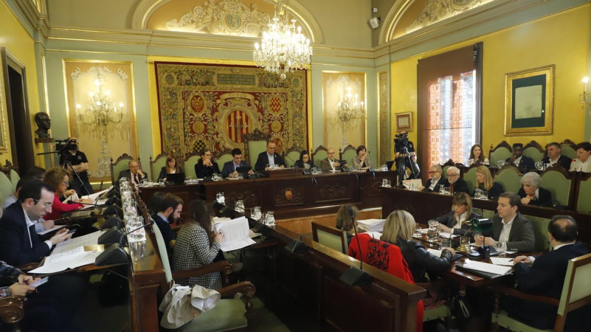 Imatge d’arxiu d’un ple de la Paeria abans de la pandèmia.