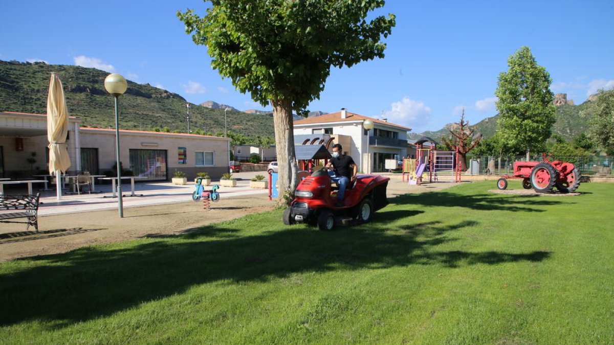Imagen del camping La Noguera de Sant Llorenç de Montgai, que ya prepara sus instalaciones.
