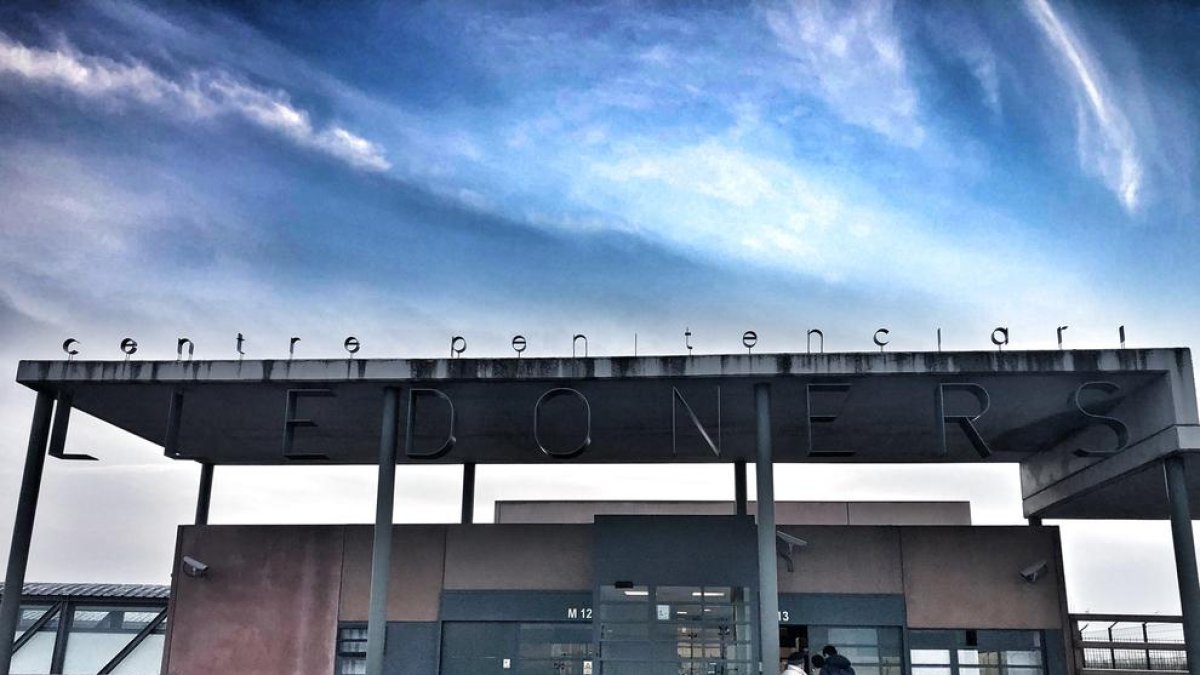 Arribada del grup Pastorets Rock a Lledoners, ahir.