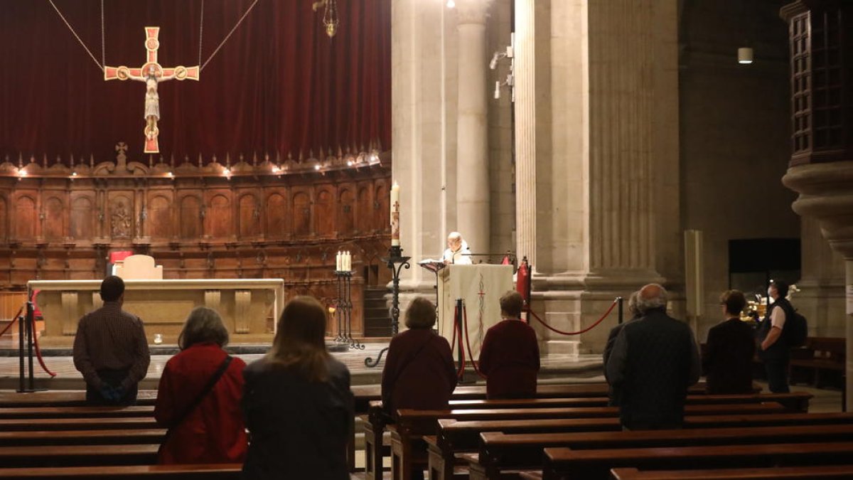 Missa celebrada ahir a la Catedral de Lleida, la primera després de l’entrada en la fase 1.