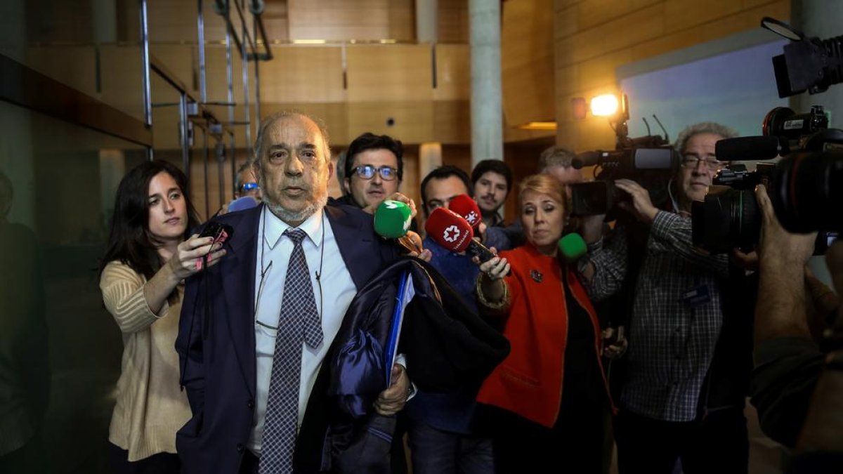 Álvarez Conde, ahir, a l’arribar a l’Assemblea de Madrid.