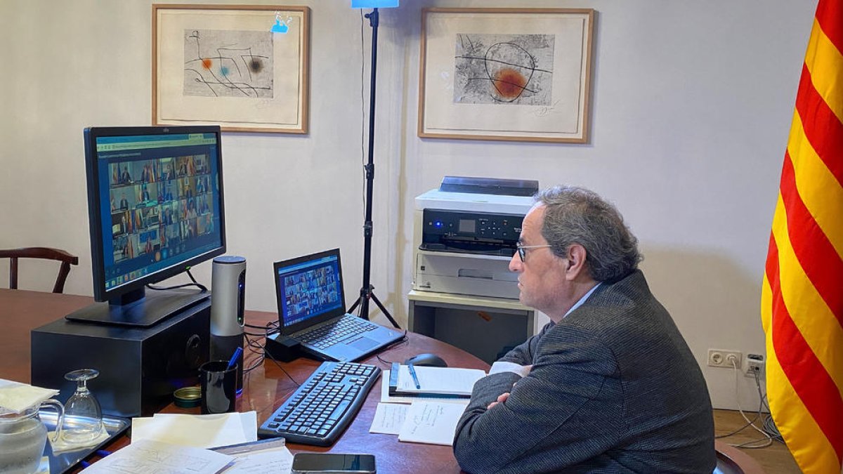 El President Torra, en la reunión telemática ayer con el presidente del Gobierno, Pedro Sánchez, y el resto de presidentes autonómicos.