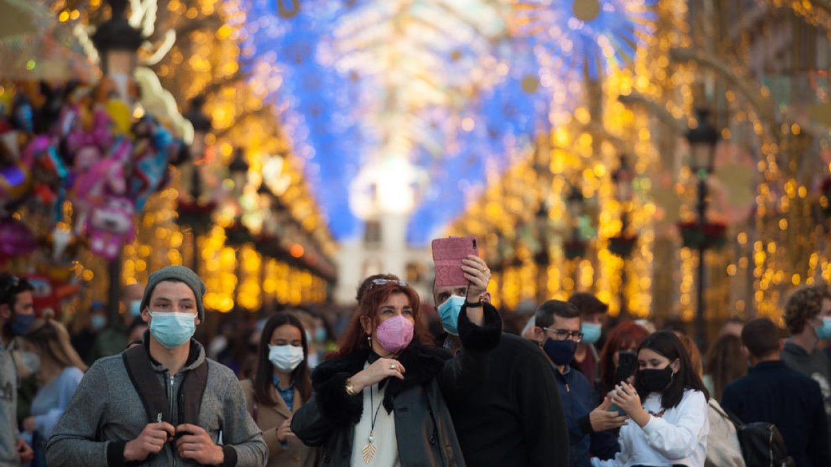 El puente y la relajación de las medidas estas semanas han provocado un repunte de casos.