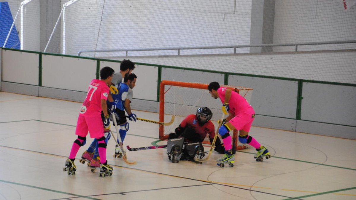 Martí Serra fue una muralla para los jugadores del Caldes, que solo pudieron marcar tras un error previo en defensa.
