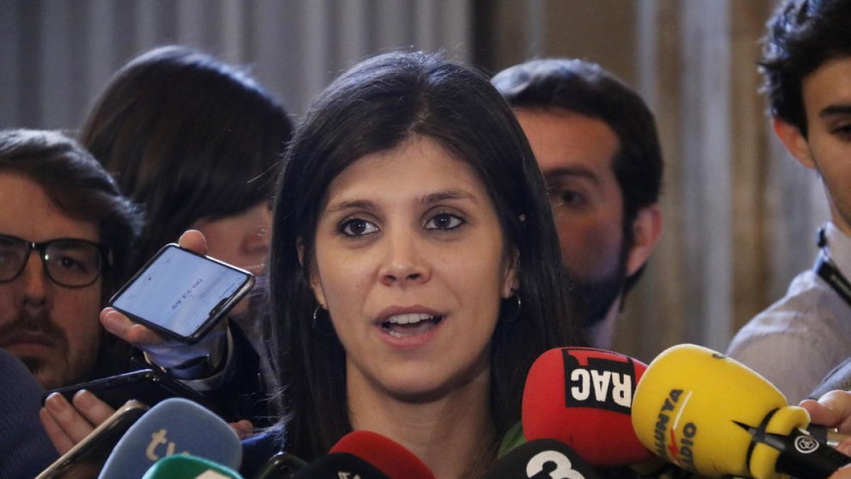 ERC adverteix el PSOE que anunciar avenços
