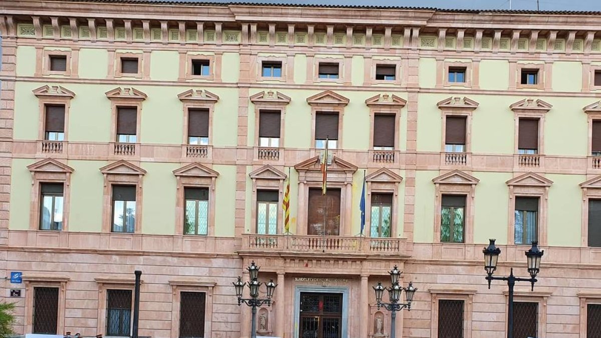 Protesta contra la decisión del Constitucional, ayer en Lleida.