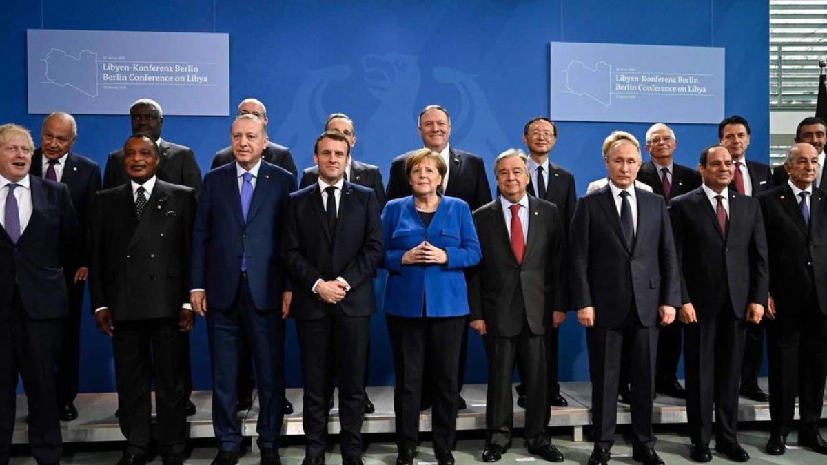 Foto de familia de la cumbre sobre Libia celebrada este fin de semana en Berlín