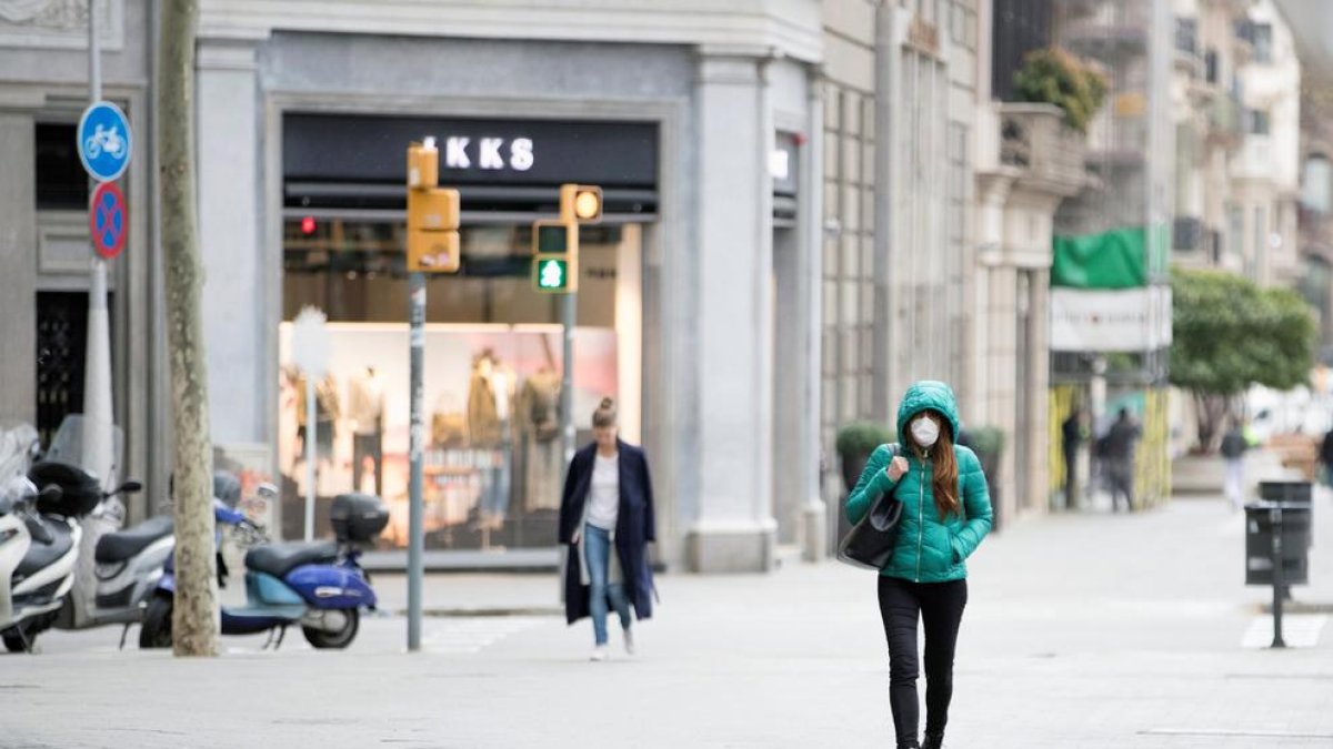 Deu consells per mantenir la forma física durant el confinament a casa