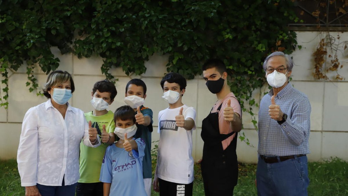 El Jaume i la Mari Carme van tornar a retrobar-se amb els néts després de dos mesos.