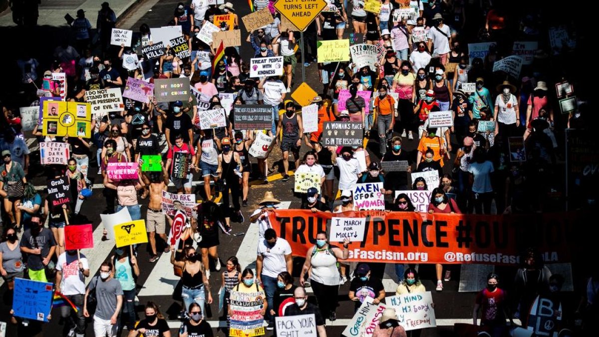Imatge de la protesta de dissabte a Los Angeles contra la candidata al Suprem.