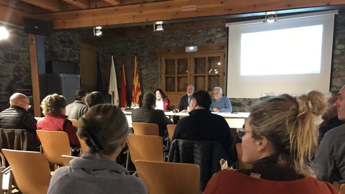 Imagen de la reunión del Patronato de Aigüestortes.