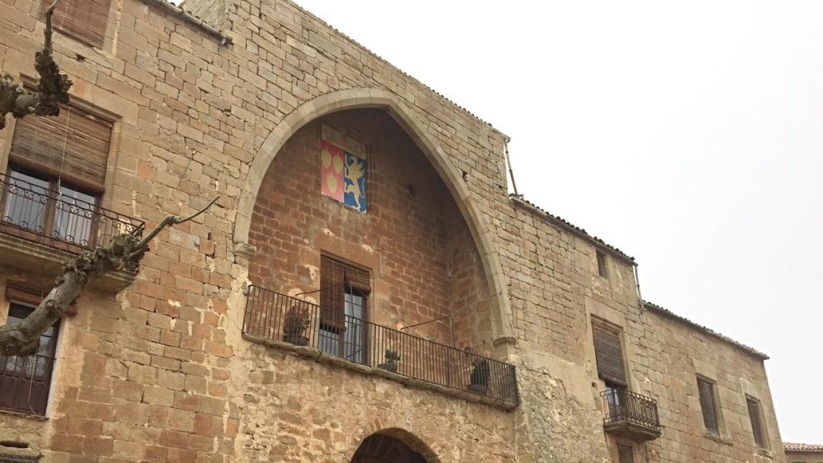 De castell a palau