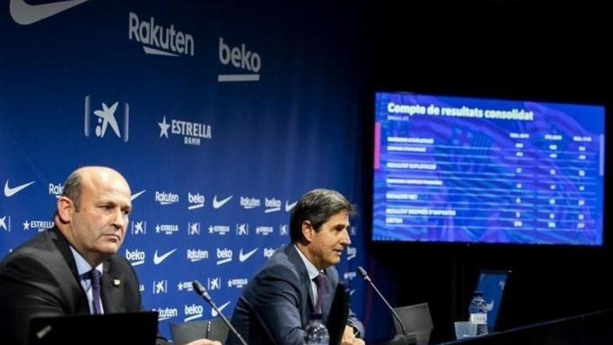 Òscar Grau, en primer pla, va presentar els pressupostos del 2020.