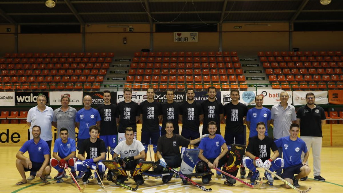 Jugadores y técnicos del Lleida Llista posaron en la primera jornada de trabajo del bicampón de Europa.