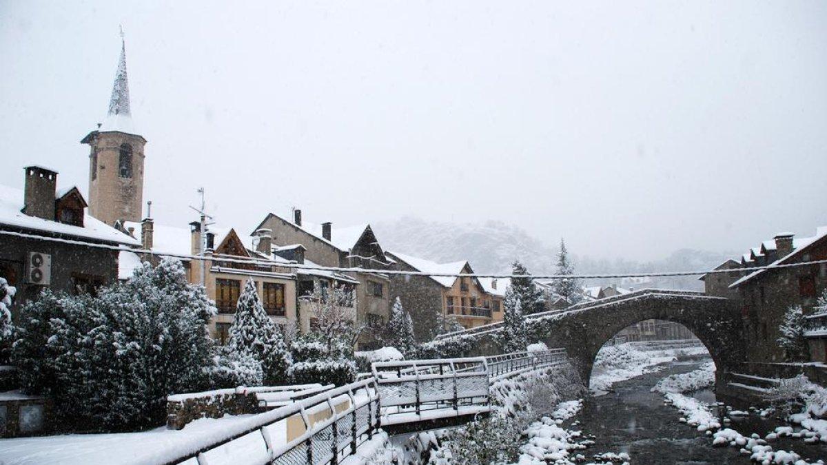 Imagen de archivo de Esterri d’Àneu nevado.