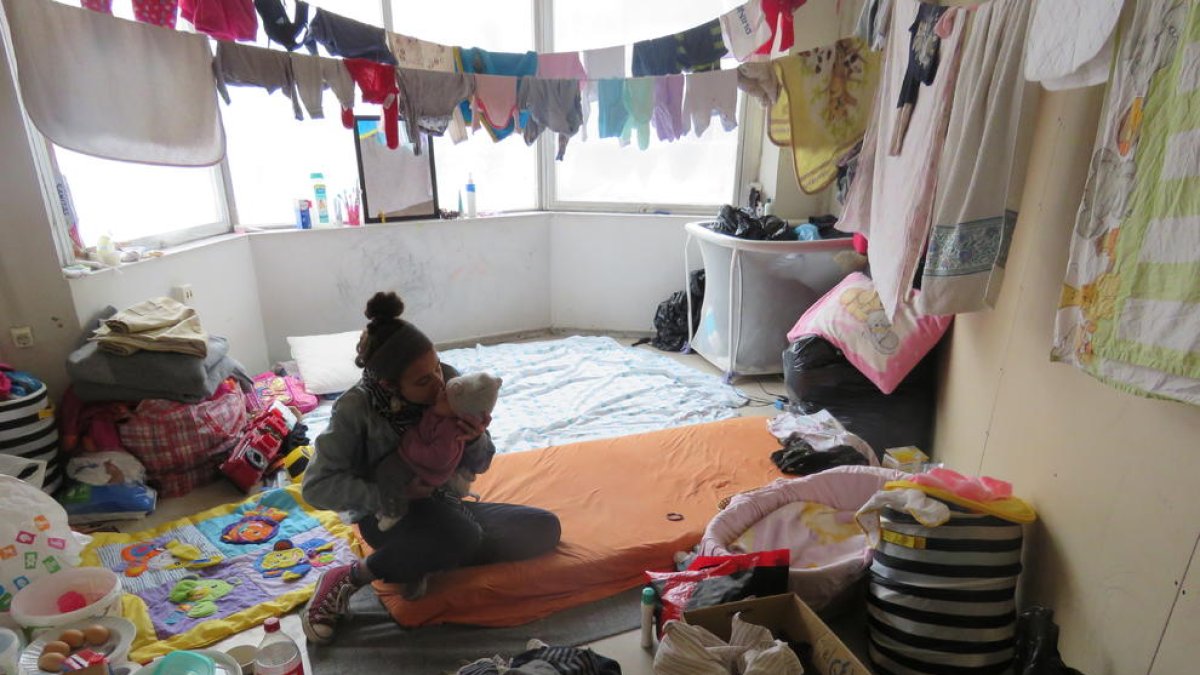 Les instal·lacions compten amb una consulta per a revisions mèdiques, habitacions per a les famílies i una sala comunitària.