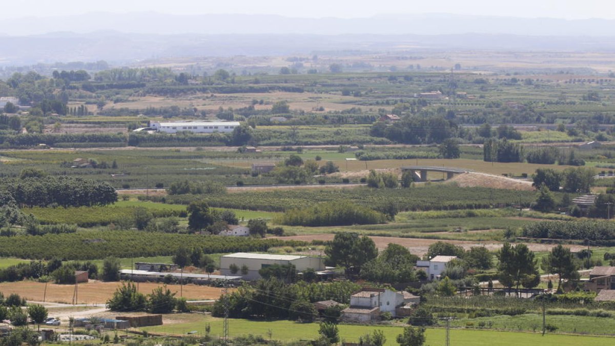 Vista aèria de part de l’Horta de Lleida, els usos de la qual regularà una ordenança municipal.