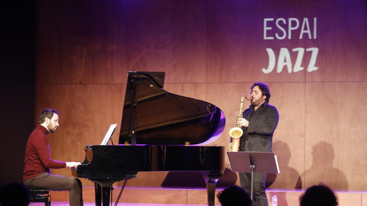 El saxo de Gianni Gagliardi i el piano de Lluís Capdevila es van fondre per tocar jazz amb majúscules.