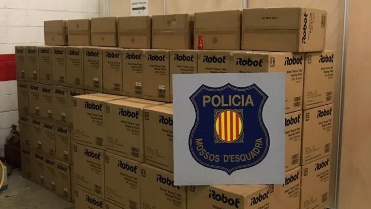 Un detingut per robar 40.000 euros en robots de neteja d'un camió a Sidamon
