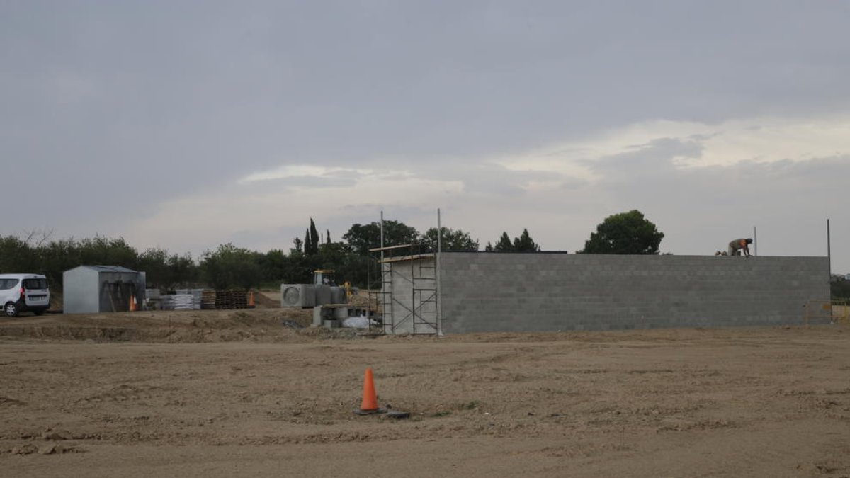 Imatge d’arxiu de les obres del cementiri d’Alcarràs.