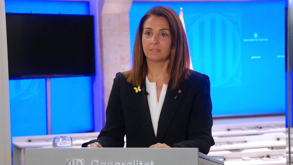 La portavoz del Govern, Meritxell Budó, ayer en rueda de prensa tras el Consell Executiu.