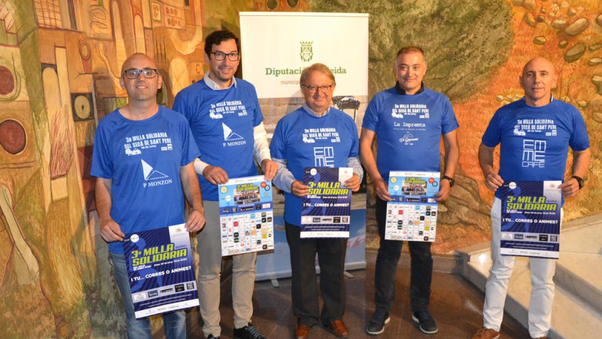 Autoridades y organizadores, ayer durante la presentación de la prueba en la Diputación.