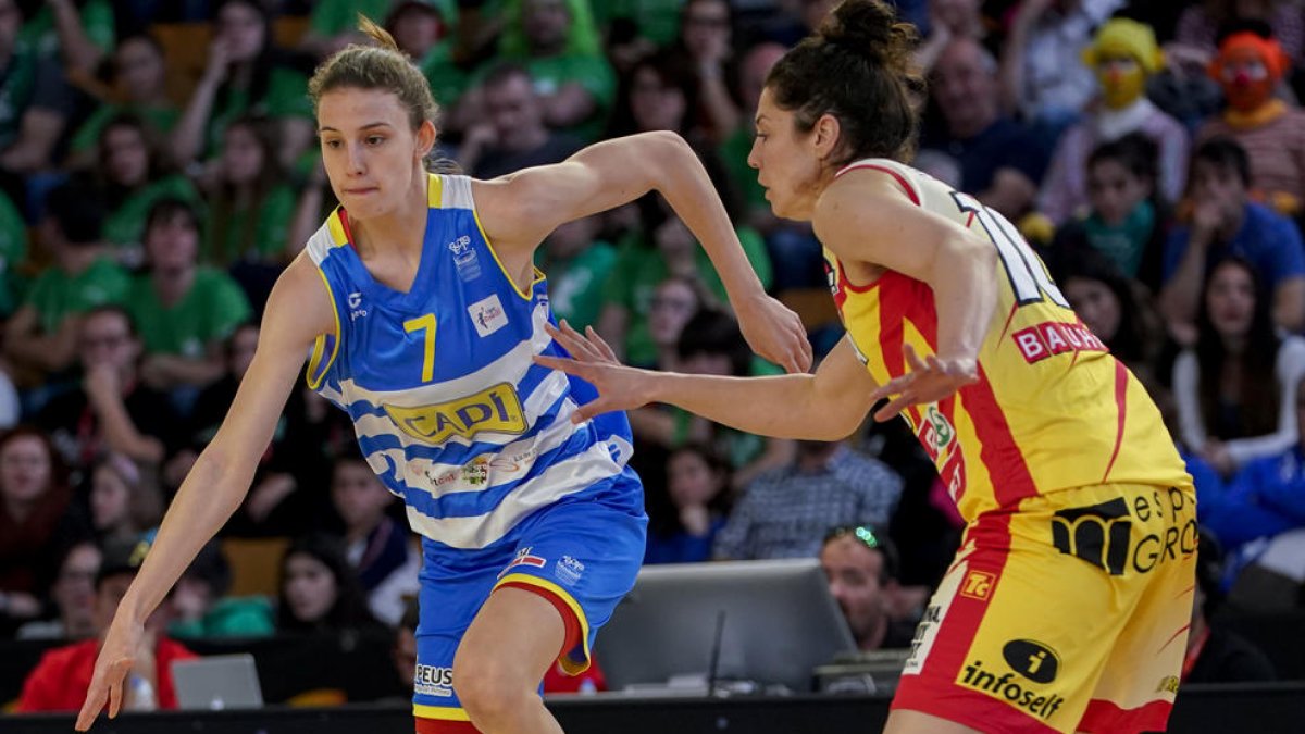Anna Palma durante el partido de semifinales de la Copa de la Reina ante Bea Sánchez, del Girona.