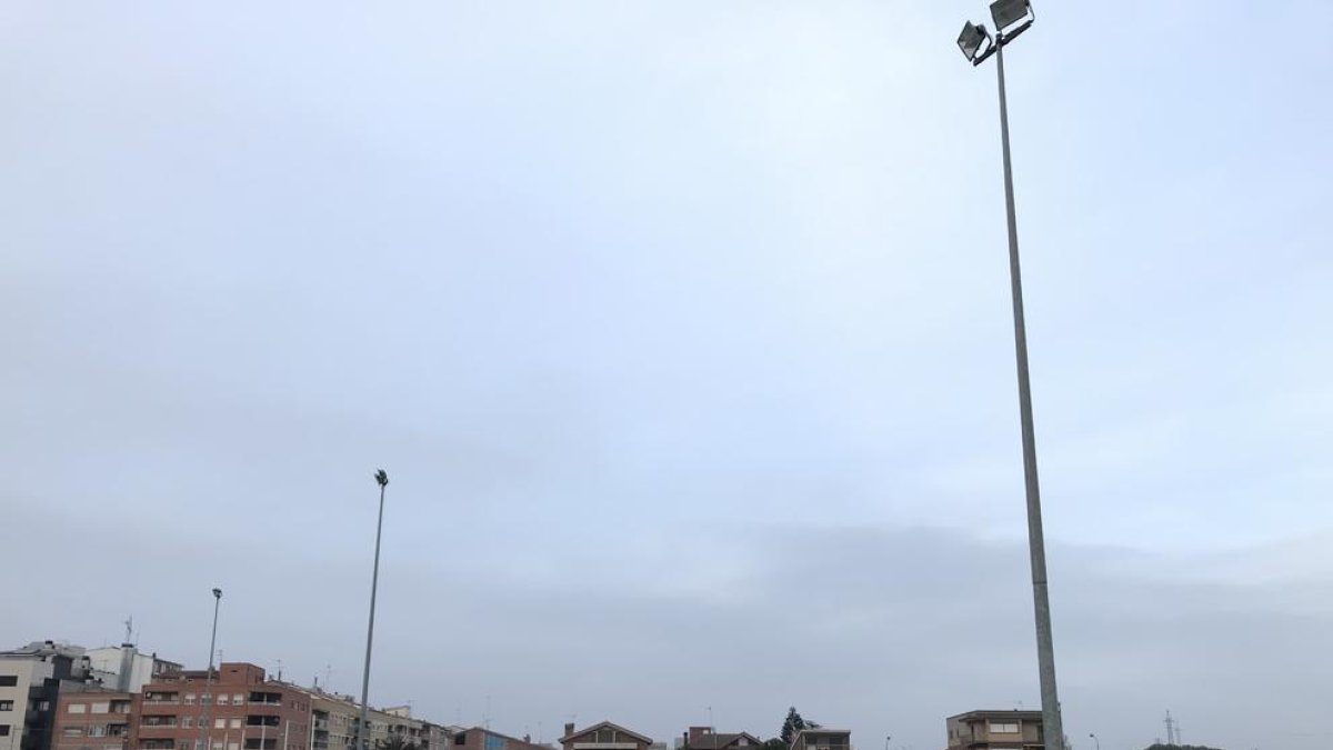 En tres semanas han robado más de 200 metros de cable de los focos del campo de entrenamiento.