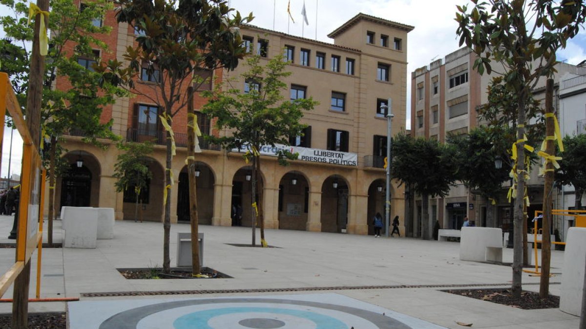 Un dels jocs, a la plaça de l’Ajuntament.