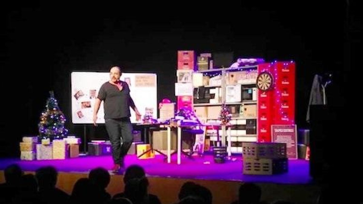 L’actor Roger Pera, actuant a Alpicat.